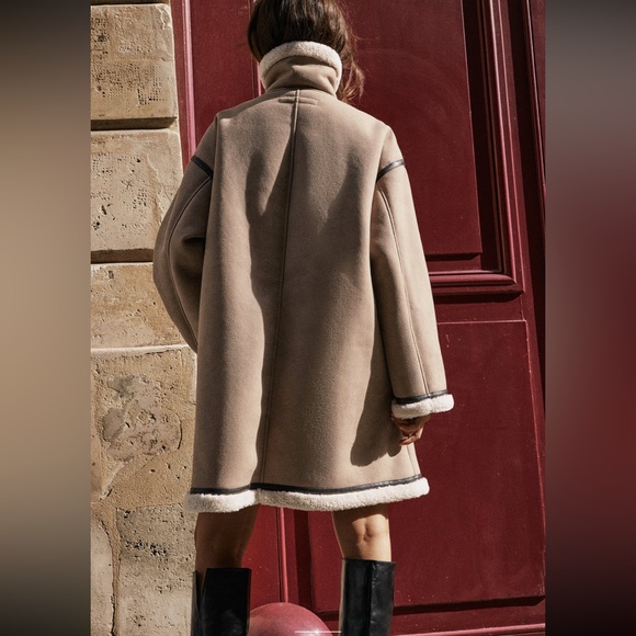 Buttoned double faced coat - Picture 2 of 8